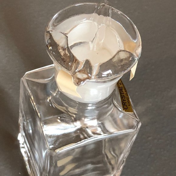 Williams Sonoma Grande Cuisine 24% Lead Crystal Kame Glass Bottle w Lid EUC - Picture 13 of 16